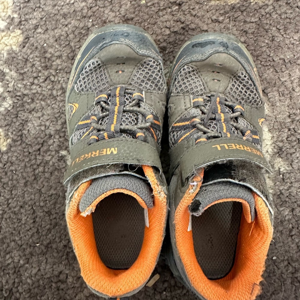 Toddler boy Merrell select grip shoes